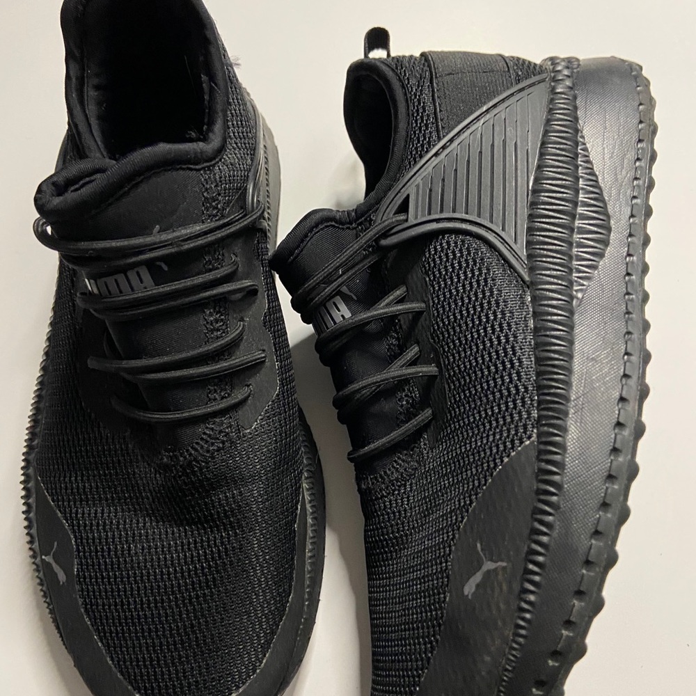 Black slip on puma